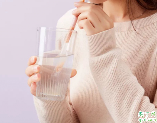 全母乳喂养宝宝需要喝水么 新生儿可以喝水吗