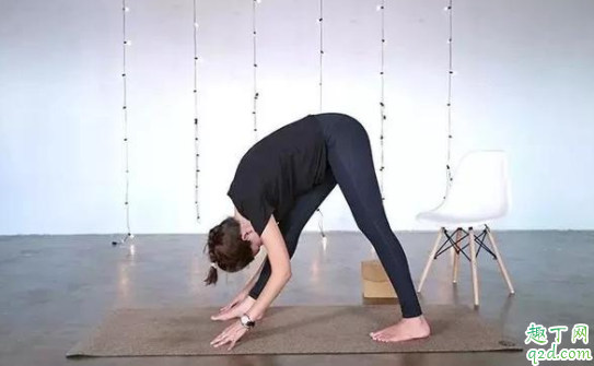 大腿肌肉怎么拉伸 健身后腿部怎么拉伸