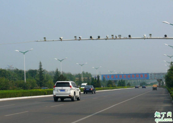 电子眼违章多久可以查到 电子眼违章可以用其他人驾照代扣吗