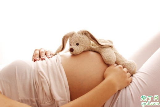 怀孕晚期可以右侧睡吗 孕晚期右侧睡觉对胎儿好不好