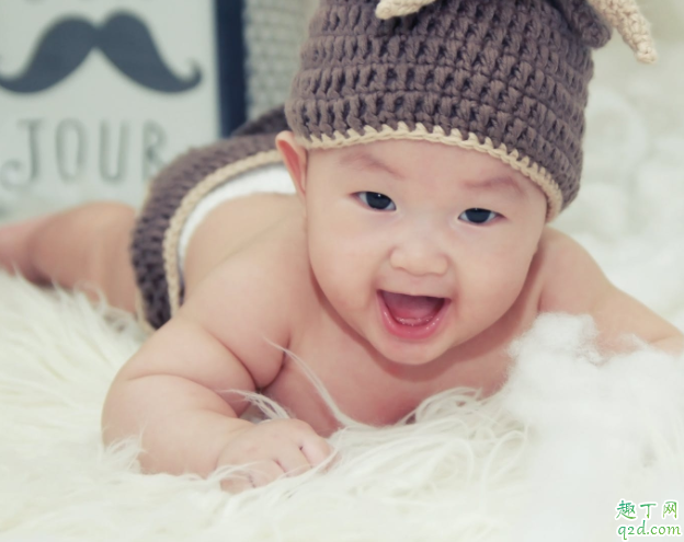 11个月宝宝便便干燥怎么办 宝宝便便又硬又臭正常吗