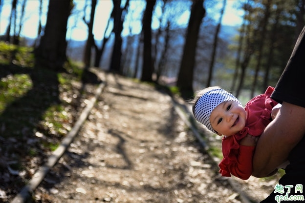混合喂养的宝宝便便干燥是正常的吗 宝宝上火怎么看出来