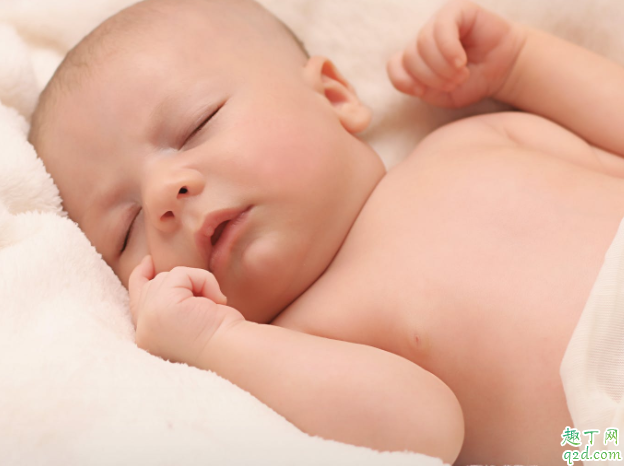 混合喂养的宝宝便便干燥是正常的吗 宝宝上火怎么看出来