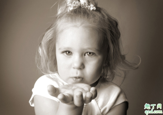 宝宝睡觉磨牙是肚子有虫吗 宝宝便便里有虫子怎么办