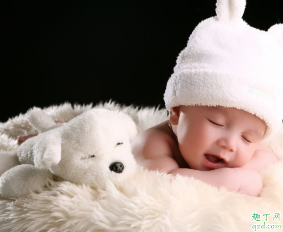 宝宝睡觉磨牙是肚子有虫吗 宝宝便便里有虫子怎么办