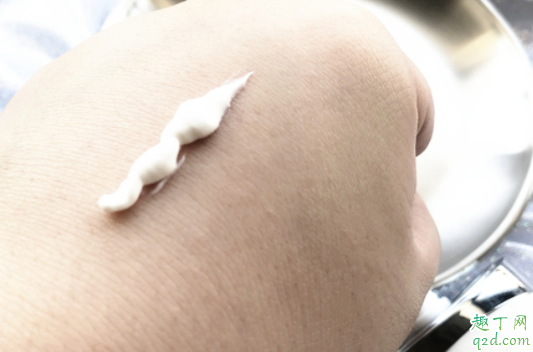 香蒲丽防晒霜挤不出来怎么办 香蒲丽防晒霜要卸妆吗