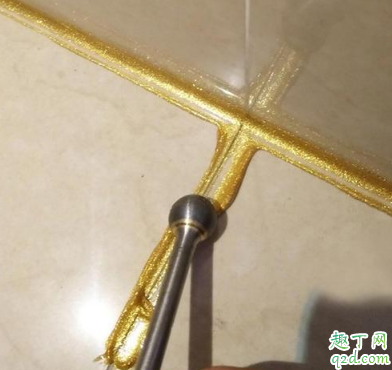 美缝完后发现很丑能擦掉吗 美缝剂铲胶时太硬怎么办