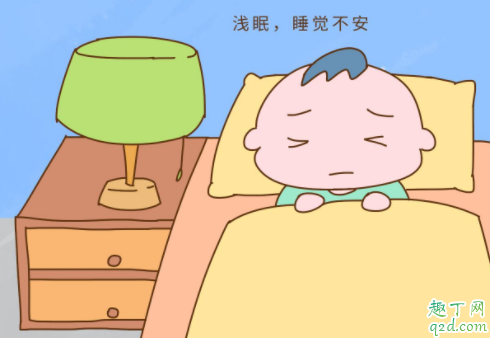 新生儿怎么睡觉姿势正确 宝宝跪趴睡觉好不好