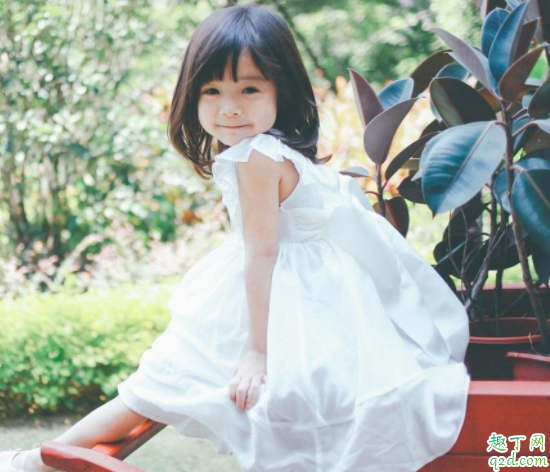 小孩得了手足口不吃药会不会好 手足口是什么样的