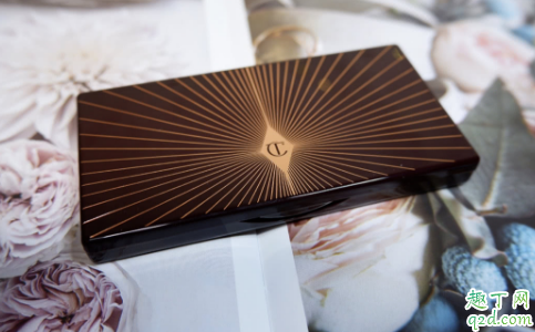Charlotte Tilbury darling盘值得入手吗 CT6色眼影盘darling手臂试色