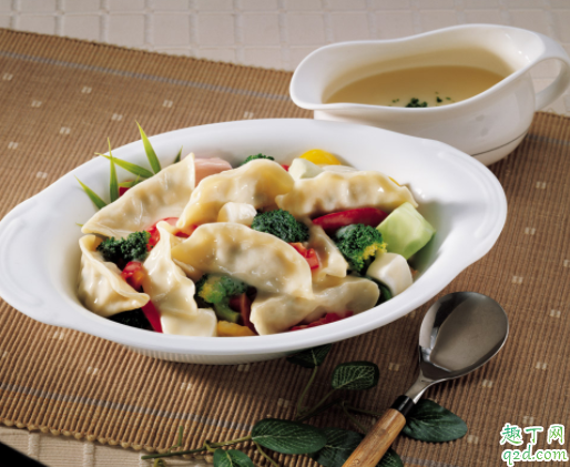 孕期吃饭吃多少合适 孕期吃的越多越好吗