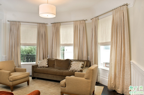 客厅吊顶要装窗帘盒吗 客厅装窗帘盒还是窗帘杆好