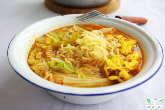 怀孕三个月吃泡面有影响吗 怀孕三个月吃泡面会怎样