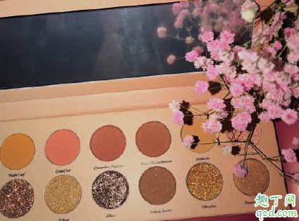 DAZA冬日钢琴键盘眼影盘怎么样 DAZA冬日钢琴键盘眼影盘使用测评