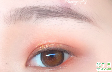 DAZA冬日钢琴键盘眼影盘怎么样 DAZA冬日钢琴键盘眼影盘使用测评