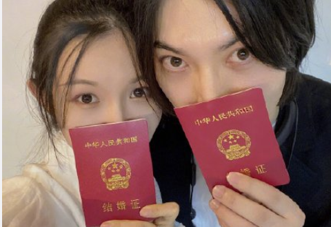 简弘亦结婚了吗 简弘亦老婆是谁