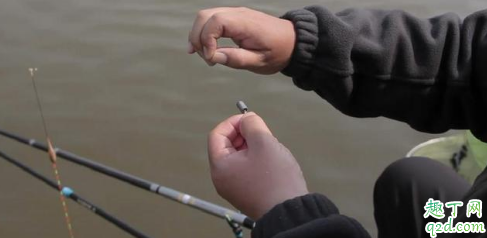 鲫鱼吃口太轻怎么钓 钓鱼的时候没口怎么办