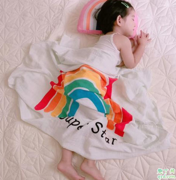 婴儿用哪种浴巾比较好 婴儿浴巾怎么选择