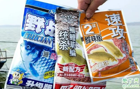 传统钓用商品饵好还是虫饵好 钓鲫鱼窝料适合加奶粉吗