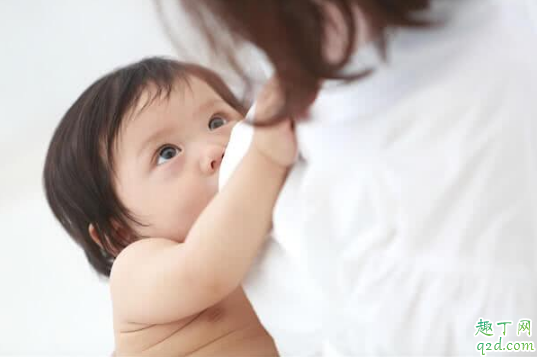 哺乳期穿哺乳内衣好还是穿平时内衣 喂奶穿哪种内衣合适