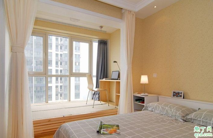 卧室阳台放点什么好 卧室阳台怎么装修布置