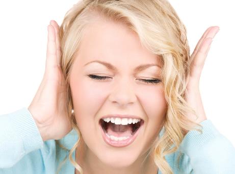 耳鸣是怎么回事？警惕耳鸣的危害久鸣易聋