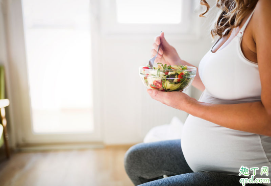 怀孕28周胎动总在右边正常吗 怀孕28周胎动总在右边怎么回事