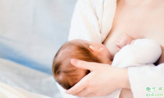 新生儿吃饱后多久不会呛奶 新生儿呛奶一般发生在吃奶后多久