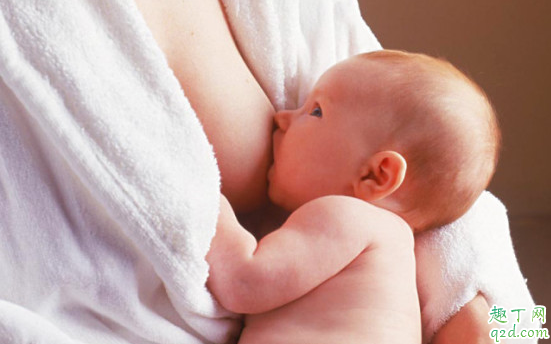 新生儿吃饱后多久不会呛奶 新生儿呛奶一般发生在吃奶后多久