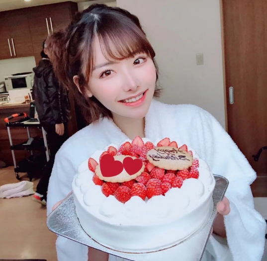 深田咏美是谁 深田咏美ppt图片