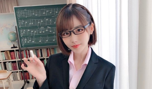 深田咏美是谁 深田咏美ppt图片