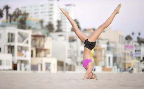 经常倒立有什么好处？倒立(拿大顶)的好处和坏处