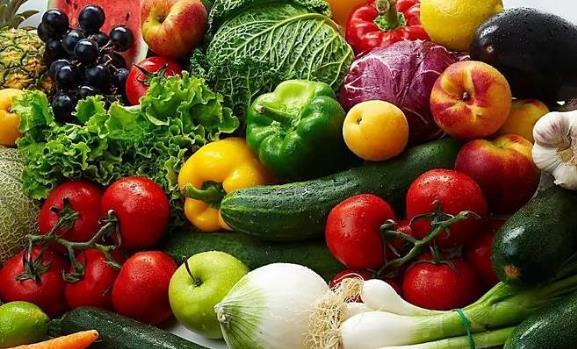 春季嘴唇发干怎么办？防止嘴干，多食用含维生素A、C、E的食物