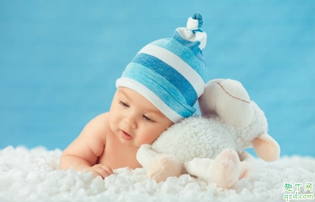 婴儿一个星期不拉大便正常吗 婴儿一个星期不大便怎么回事