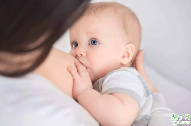 公共场所哺乳怎么避免尴尬 外出哺乳如何避免尴尬