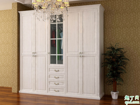 白色衣柜拉手选哪种颜色好 白色衣柜用黑色拉手还是金色的好看