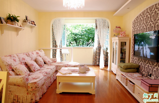 在墙纸上在贴一层墙纸可以吗 贴墙布要把之前的墙纸撕下来吗