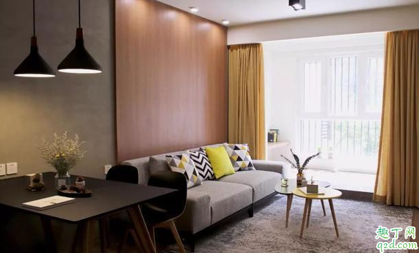 客厅阳台墙面不贴砖可以吗 客厅阳台墙面贴砖还是不贴砖好