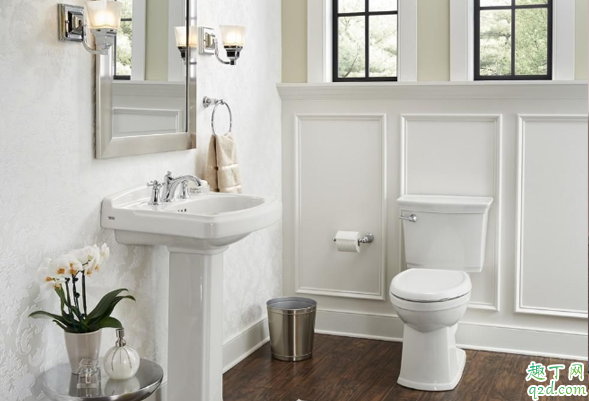 上完厕所纸巾丢垃圾桶好还是马桶好 纸巾直接扔马桶好吗