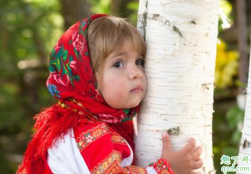 为什么宝宝出生不吃奶 刚出生的宝宝为什么屁股是青的