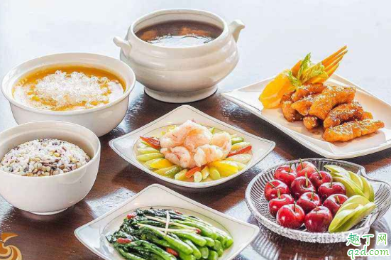 月子里哪些调料不能吃 产后月子期间能吃哪些坚果零食