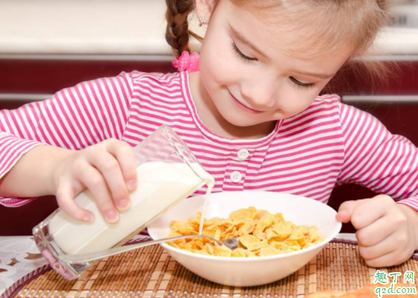 剖腹产是等宝宝发动再剖还是提前剖 提前剖腹产需要宫缩吗