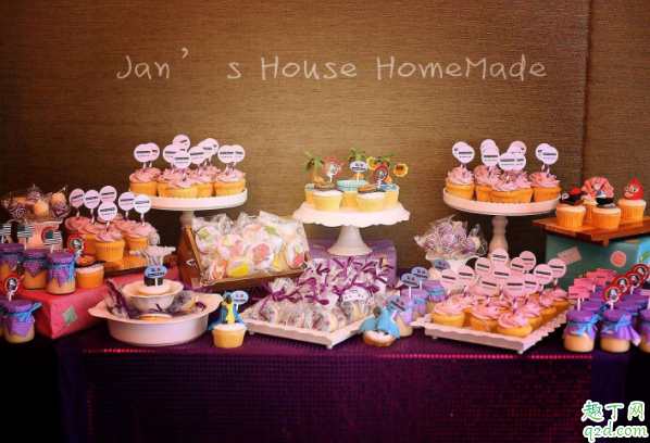 婴儿满月有什么习俗 婴儿满月要不要剃胎头