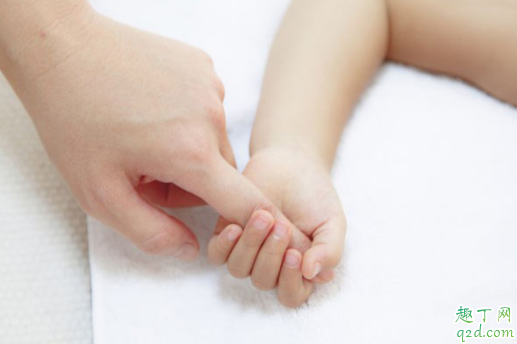 胎儿入盆还会自己跑出来吗 宝宝多少周入盆