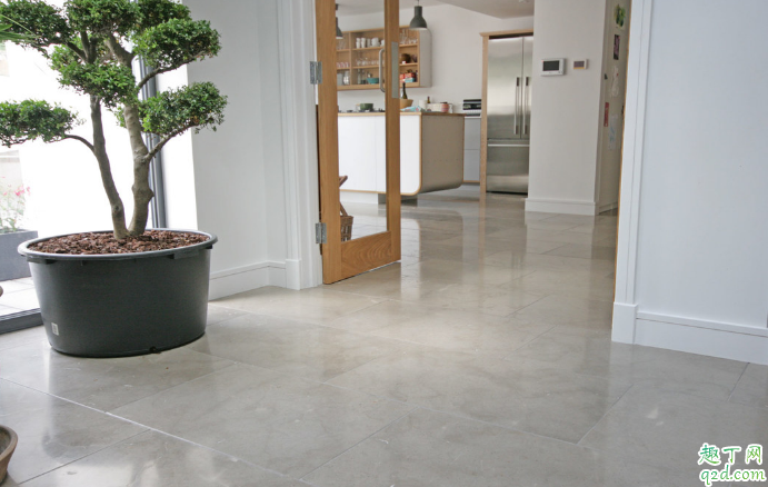 灰色地砖美缝用贵族金好看吗 灰色地砖美缝颜色哪个好