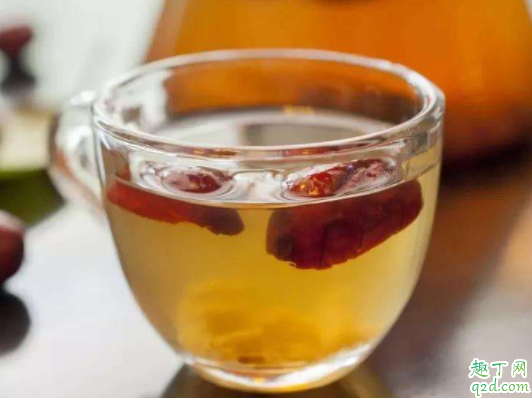 孕妇喝银耳莲子羹好吗 怀孕时候能不能喝奶茶