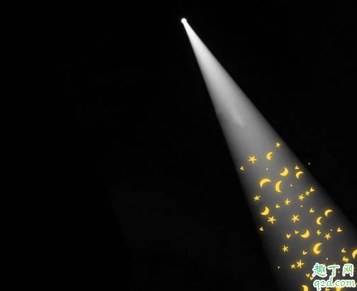 抖音2020一束光背景图怎么弄的 2020朋友圈背景一束光高清图片分享