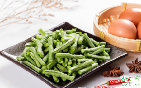 豇豆为什么要破膜放苗 种豇豆选白地膜还是黑地膜