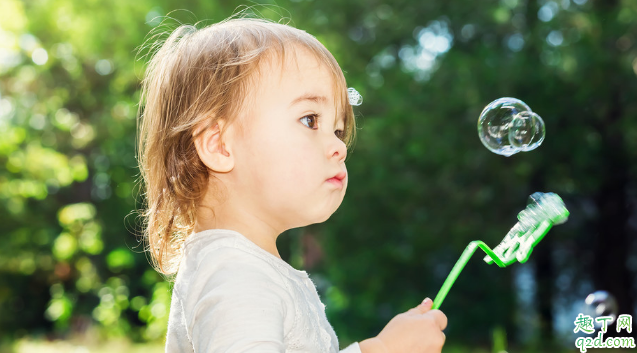 孩子拒绝戴助听器怎么办 家长该如何引导孩子戴助听器