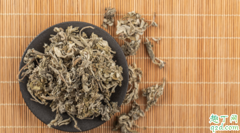 艾叶煮水能不能给新生儿洗澡用 艾草水洗澡有啥好处